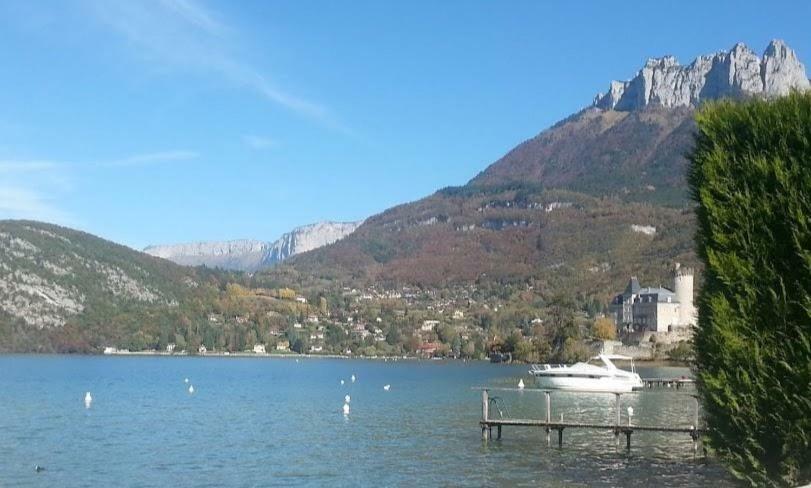 Logement indépendant dans Maison Duingt Esterno foto